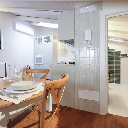 Tea Tree 2 * Castellana Grotte