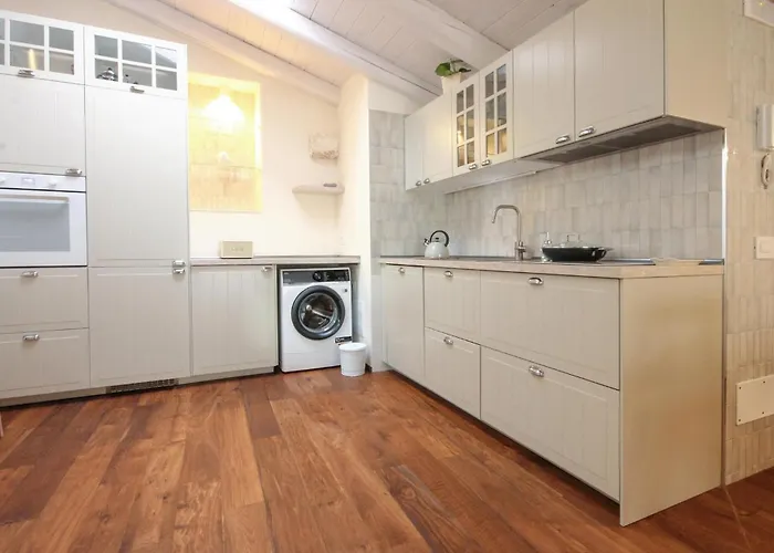 Tea Tree 2 卡斯特拉纳格罗泰